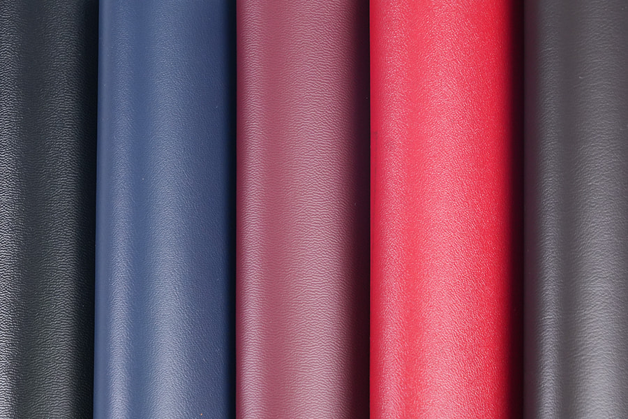 Leathar sintéiseach frith-wrinkle breathable le haghaidh uachtair bróg